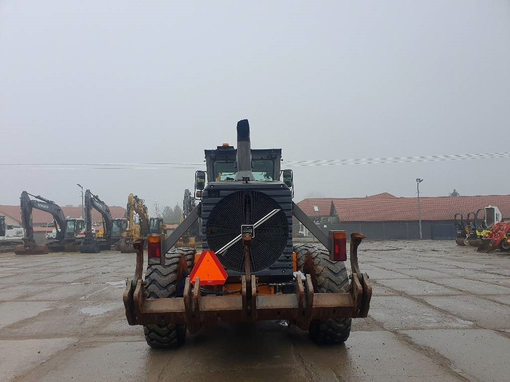 Volvo G 720 B - Gréder: 4 kép. Volvo G 720 B - Gréder: 4 kép.