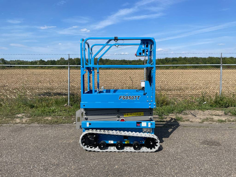 Fronteq FS0507T Tracked Scissor Lift - Ollós emelő: 4 kép. Fronteq FS0507T Tracked Scissor Lift - Ollós emelő: 4 kép.