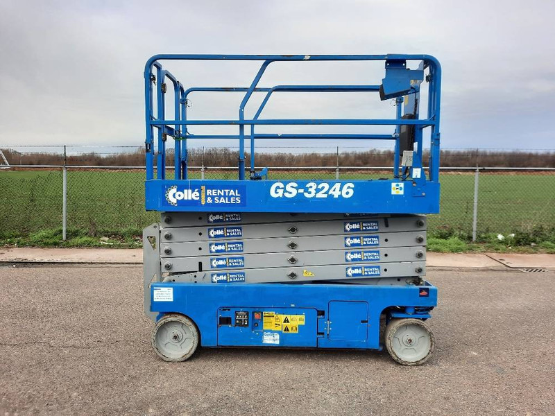 Genie GS-3246 | 2013 - Ollós emelő: 1 kép. Genie GS-3246 | 2013 - Ollós emelő: 1 kép.