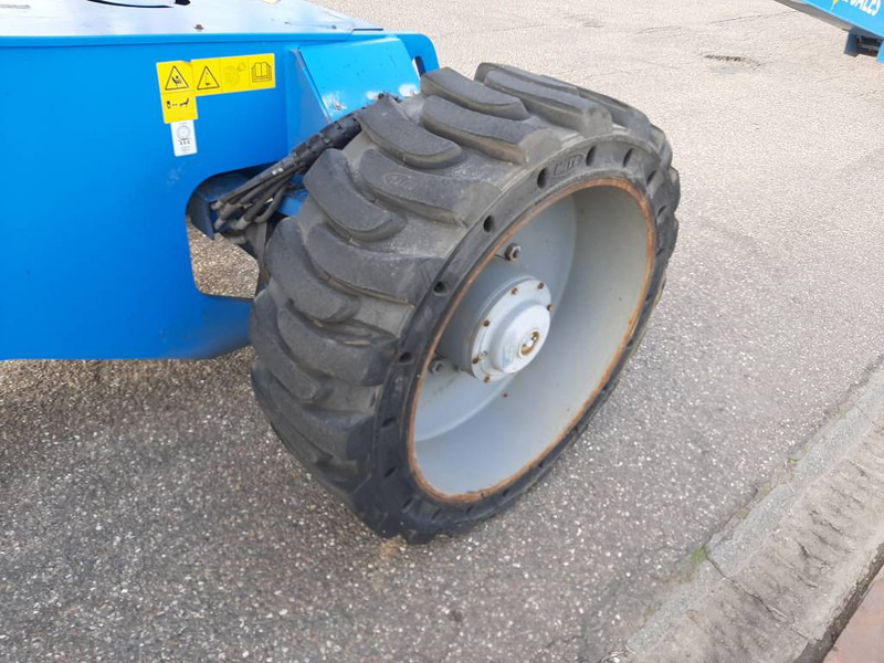 Teleszkópos emelő Genie S 100 HD: 20 kép.