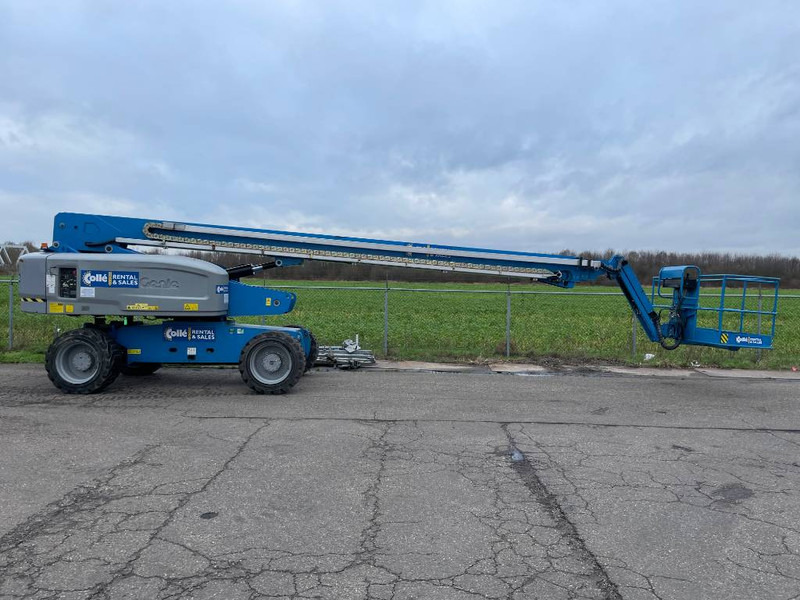 Genie S-85 | 2016 - Teleszkópos emelő: 2 kép. Genie S-85 | 2016 - Teleszkópos emelő: 2 kép.