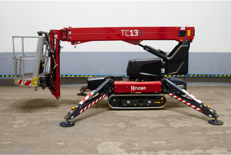 Hinowa TC13N - Teleszkópos emelő, Gumilánctalpas személyemelő: 1 kép. Hinowa TC13N - Teleszkópos emelő, Gumilánctalpas személyemelő: 1 kép.