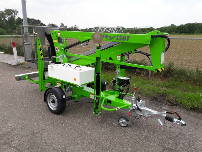 Niftylift 120 T E - Emelőkosaras utánfutó: 4 kép. Niftylift 120 T E - Emelőkosaras utánfutó: 4 kép.