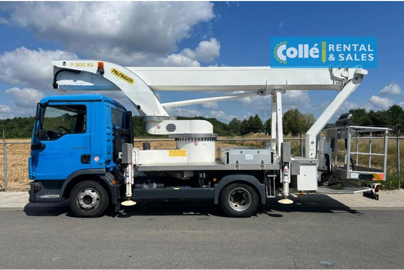 Palfinger P 300 KS | 2015 - Emelőkosaras teherautó: 4 kép. Palfinger P 300 KS | 2015 - Emelőkosaras teherautó: 4 kép.