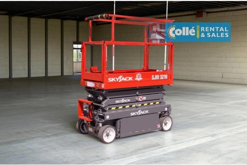 Skyjack SJ 3219 | 2016 - Ollós emelő: 3 kép. Skyjack SJ 3219 | 2016 - Ollós emelő: 3 kép.