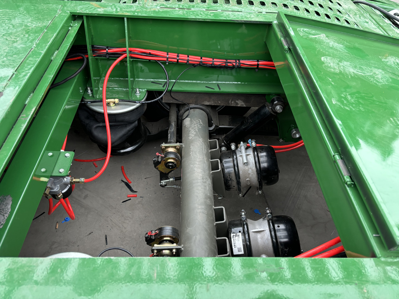 - Félpótkocsi autószállító: 3 kép. - Félpótkocsi autószállító: 3 kép.