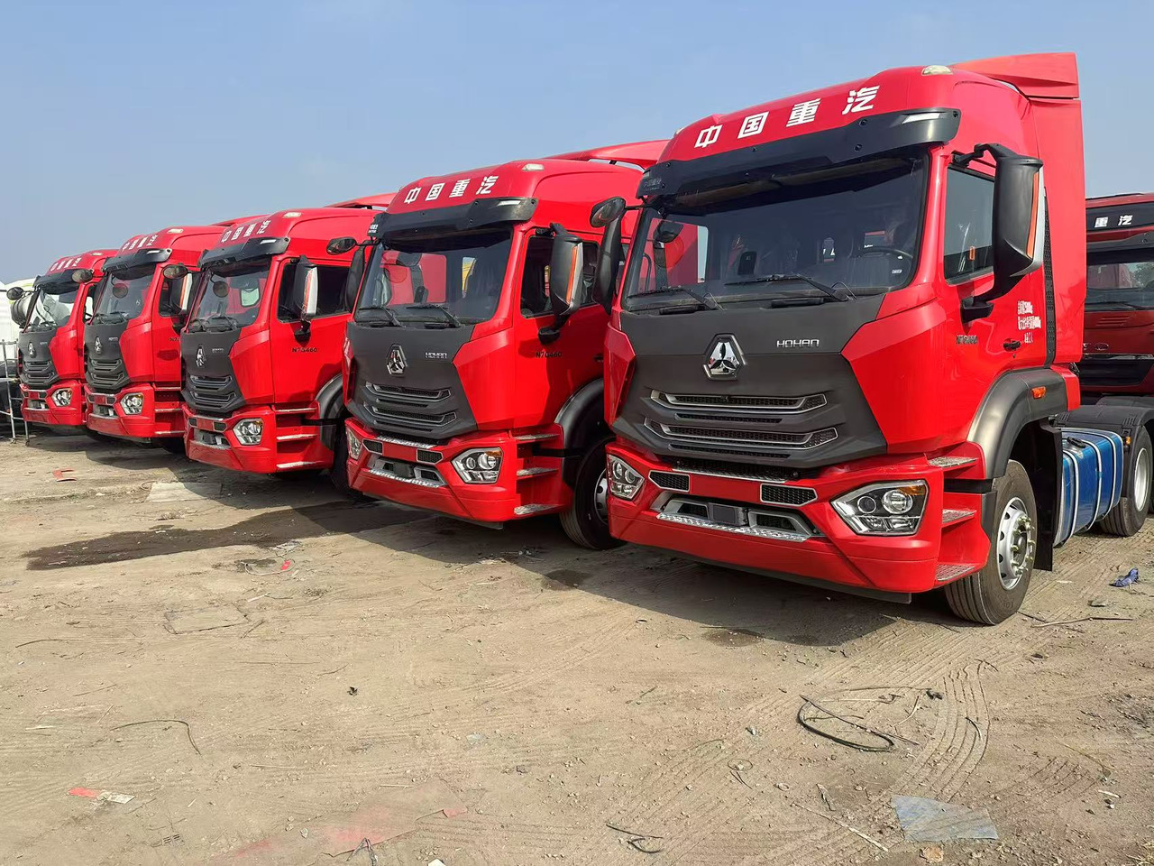 HOHAN - Nyergesvontató: 1 kép. HOHAN - Nyergesvontató: 1 kép.