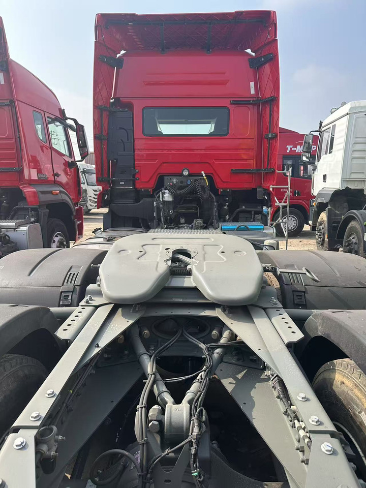 HOHAN - Nyergesvontató: 4 kép. HOHAN - Nyergesvontató: 4 kép.