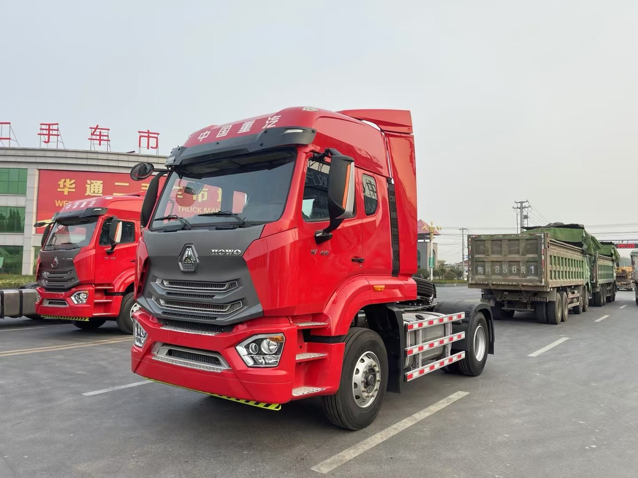 HOWO - Nyergesvontató: 2 kép. HOWO - Nyergesvontató: 2 kép.