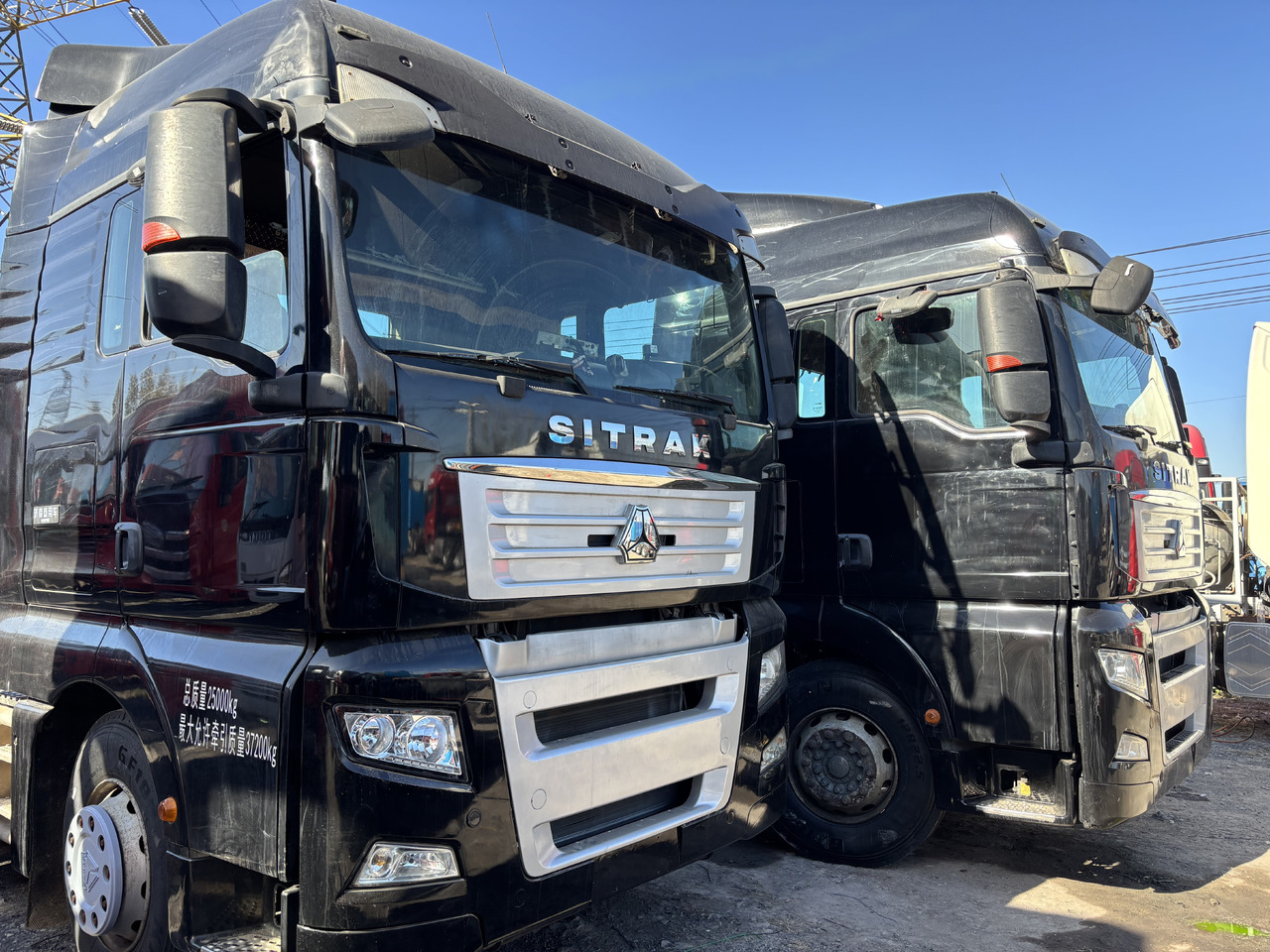 SITRAK G7 - Nyergesvontató: 2 kép. SITRAK G7 - Nyergesvontató: 2 kép.