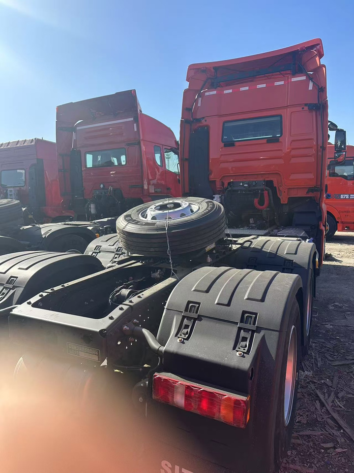 SITRAK - Nyergesvontató: 4 kép. SITRAK - Nyergesvontató: 4 kép.