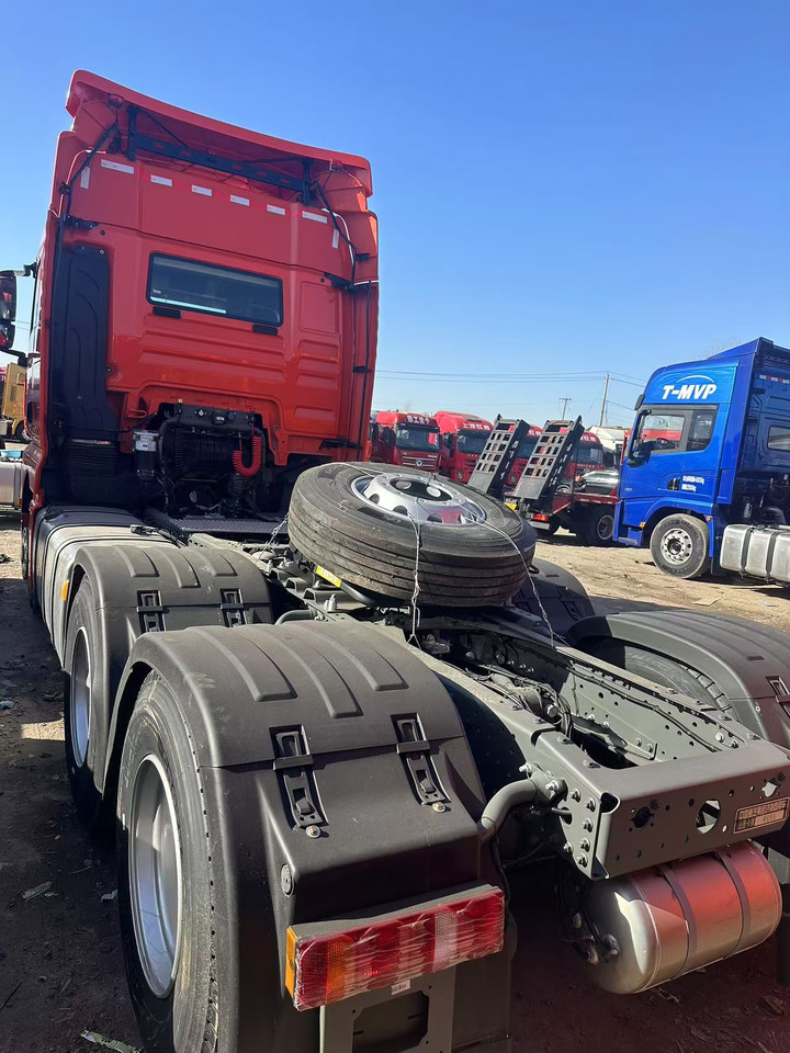 SITRAK - Nyergesvontató: 3 kép. SITRAK - Nyergesvontató: 3 kép.