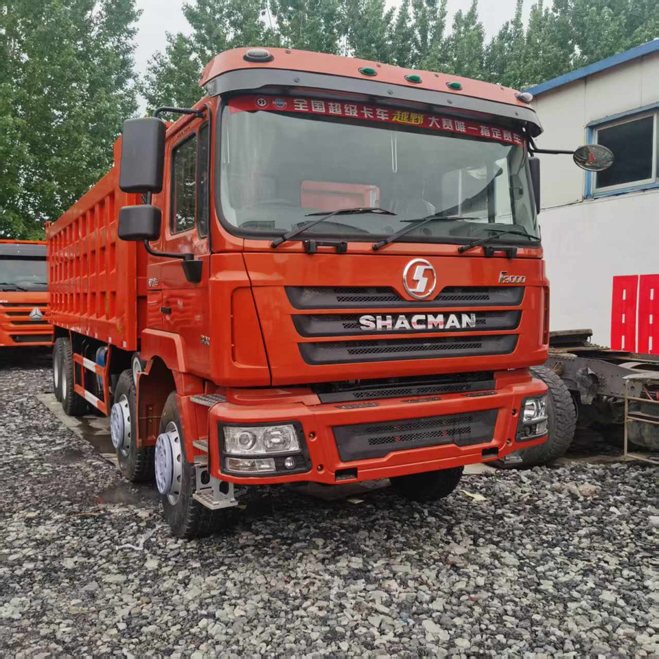 SHACMAN F3000 - Billenőplatós teherautó: 1 kép. SHACMAN F3000 - Billenőplatós teherautó: 1 kép.