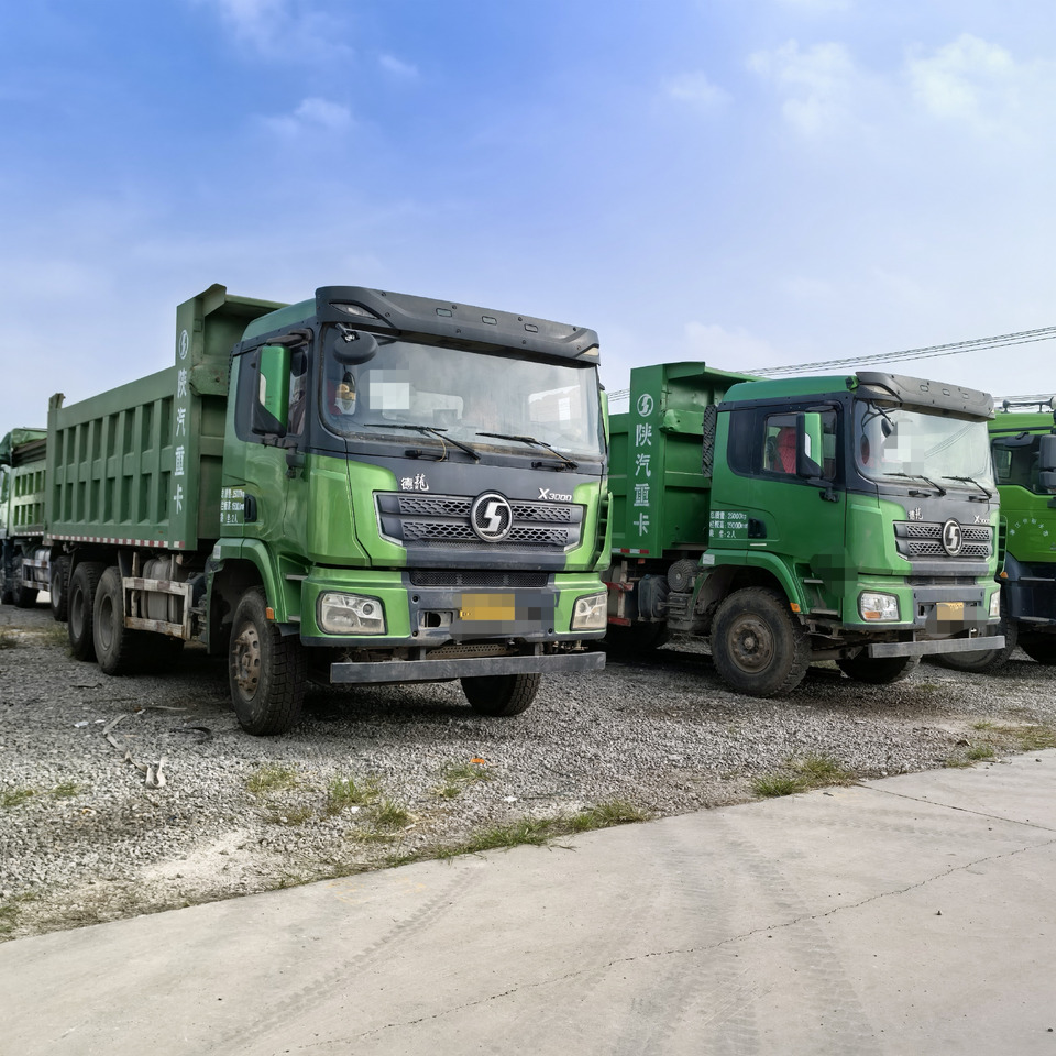 SHACMAN X3000 - Billenőplatós teherautó: 3 kép. SHACMAN X3000 - Billenőplatós teherautó: 3 kép.