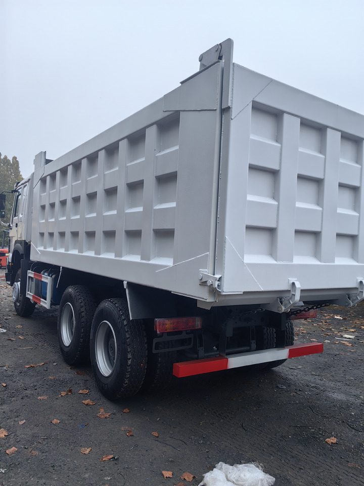 SINOTRUCK HOWO - Billenőplatós teherautó: 5 kép. SINOTRUCK HOWO - Billenőplatós teherautó: 5 kép.