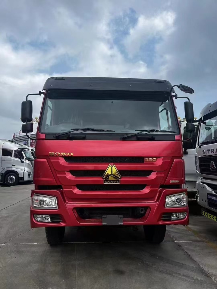 SINOTRUCK HOWO - Billenőplatós teherautó: 2 kép. SINOTRUCK HOWO - Billenőplatós teherautó: 2 kép.