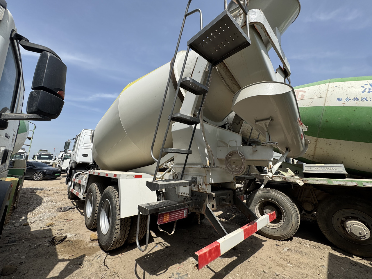 Howo  - Betonmixer: 3 kép. Howo  - Betonmixer: 3 kép.