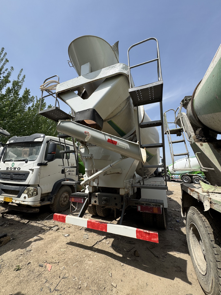 Howo  - Betonmixer: 4 kép. Howo  - Betonmixer: 4 kép.