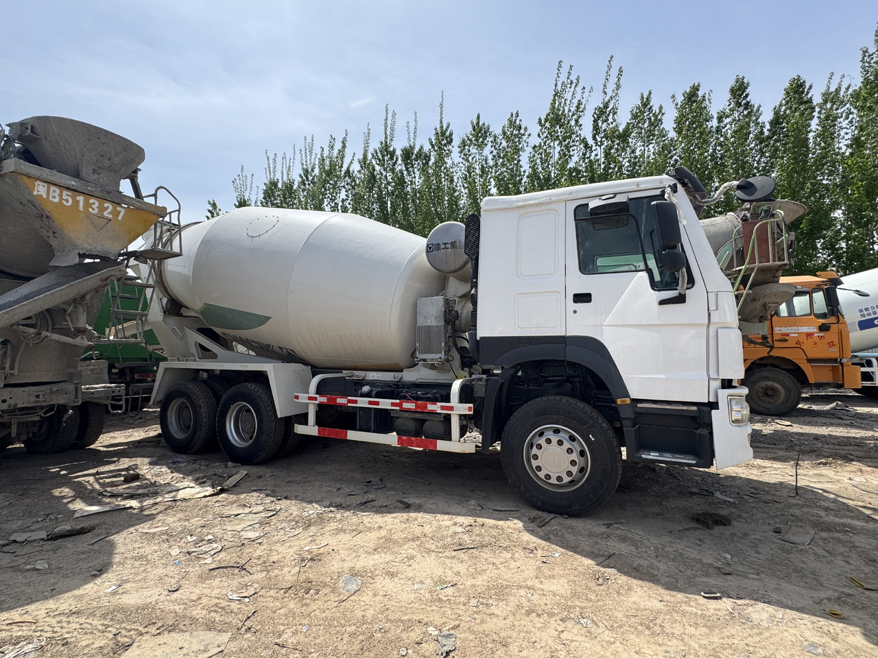 Howo  - Betonmixer: 5 kép. Howo  - Betonmixer: 5 kép.