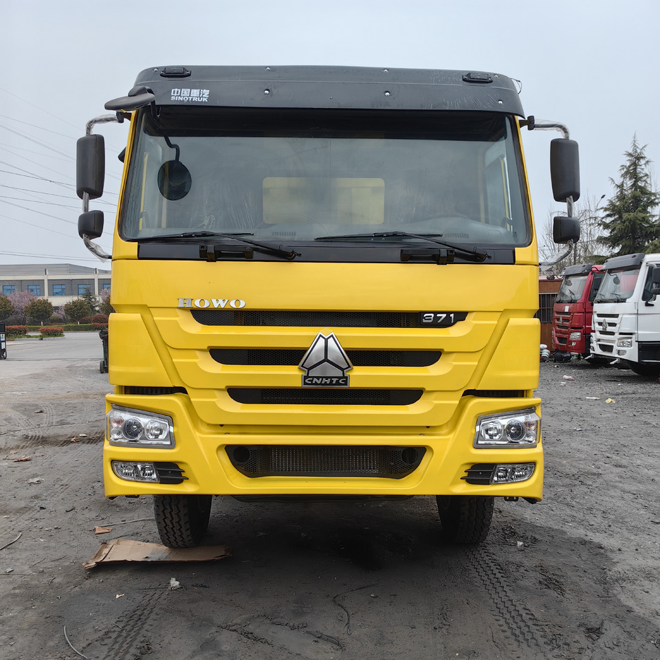 Sinotruckhowo - Billenőplatós teherautó: 3 kép. Sinotruckhowo - Billenőplatós teherautó: 3 kép.