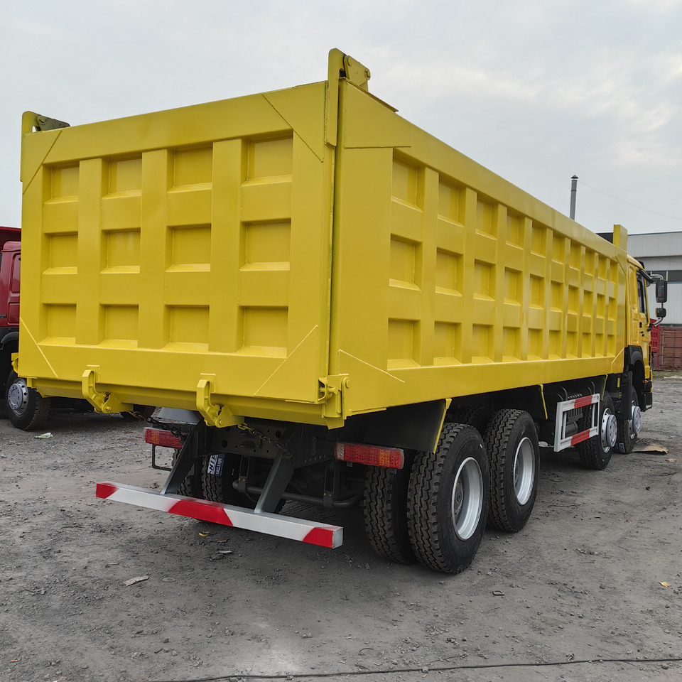 Sinotruckhowo - Billenőplatós teherautó: 4 kép. Sinotruckhowo - Billenőplatós teherautó: 4 kép.