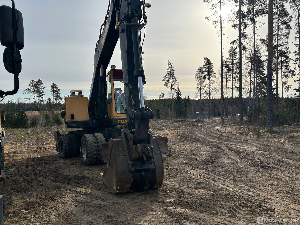 Åkerman H7 MC Pyörällustainen kaivinkone etupuskulevyllä, 1991, Kruunupyy - Gumikerekes kotró: 5 kép. Åkerman H7 MC Pyörällustainen kaivinkone etupuskulevyllä, 1991, Kruunupyy - Gumikerekes kotró: 5 kép.