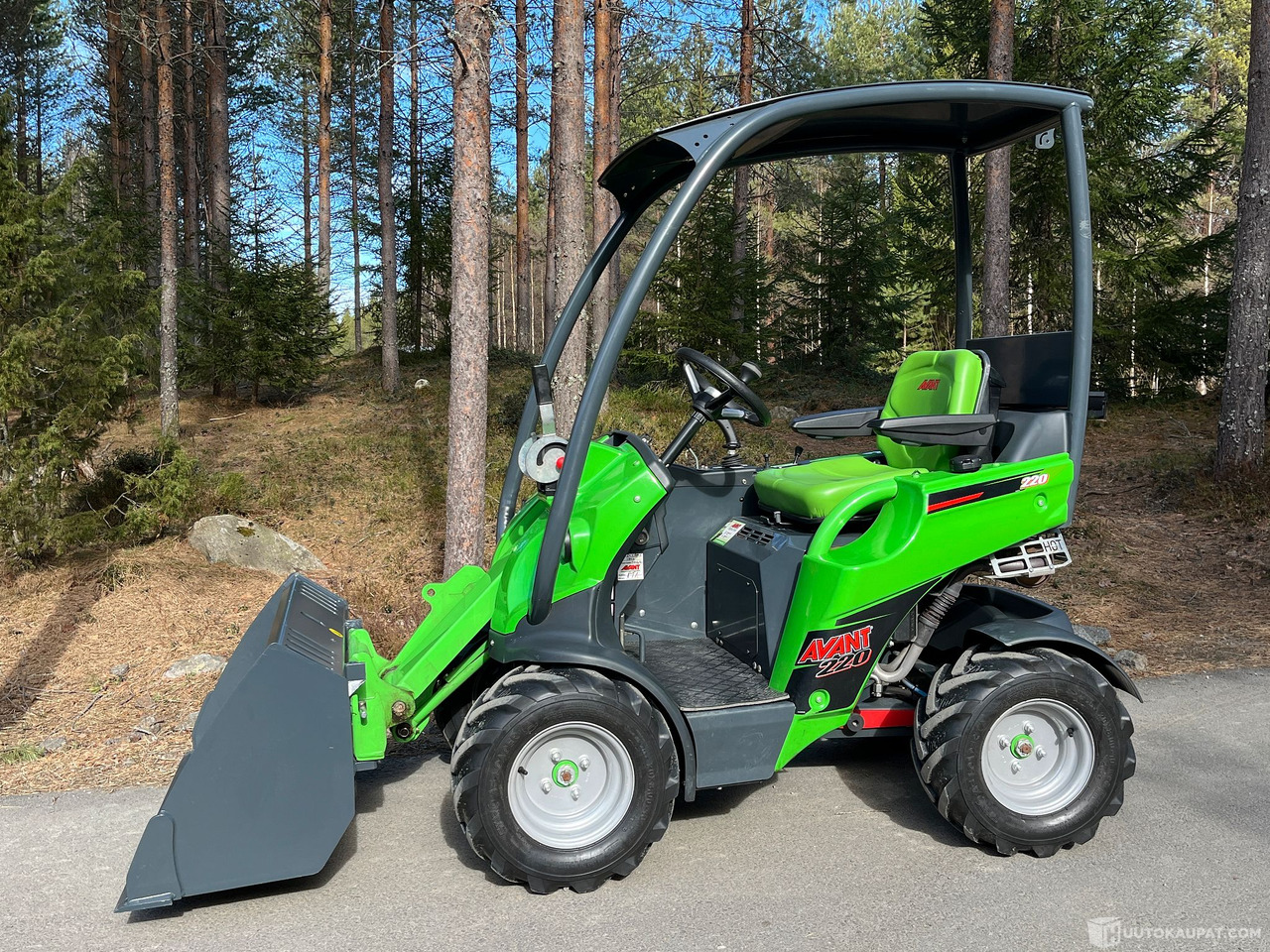 Avant 220 kahdella työlaitteella, 2021, vain 196h,, Jyväskylä - Derékcsuklós rakodó: 1 kép. Avant 220 kahdella työlaitteella, 2021, vain 196h,, Jyväskylä - Derékcsuklós rakodó: 1 kép.