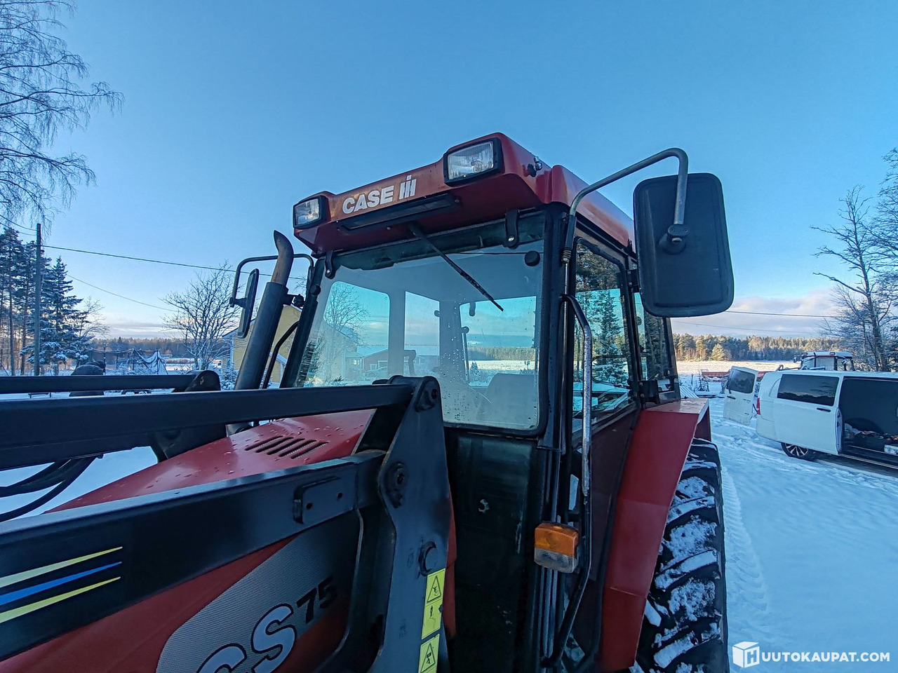 Case IH CS75 traktori etukuormaajalla, 3912H, 2003, Alajärvi - Traktor: 2 kép. Case IH CS75 traktori etukuormaajalla, 3912H, 2003, Alajärvi - Traktor: 2 kép.