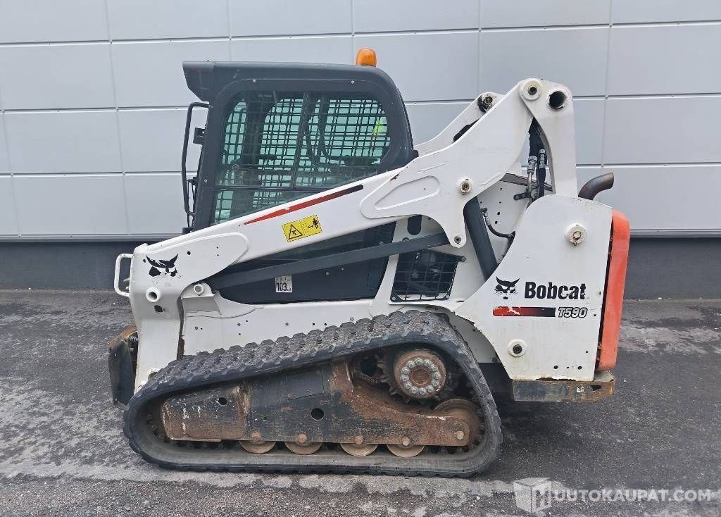 Bobcat T 590, 2015, 1 064 h Kuormaaja, Vantaa - Építőipari gépek: 1 kép. Bobcat T 590, 2015, 1 064 h Kuormaaja, Vantaa - Építőipari gépek: 1 kép.