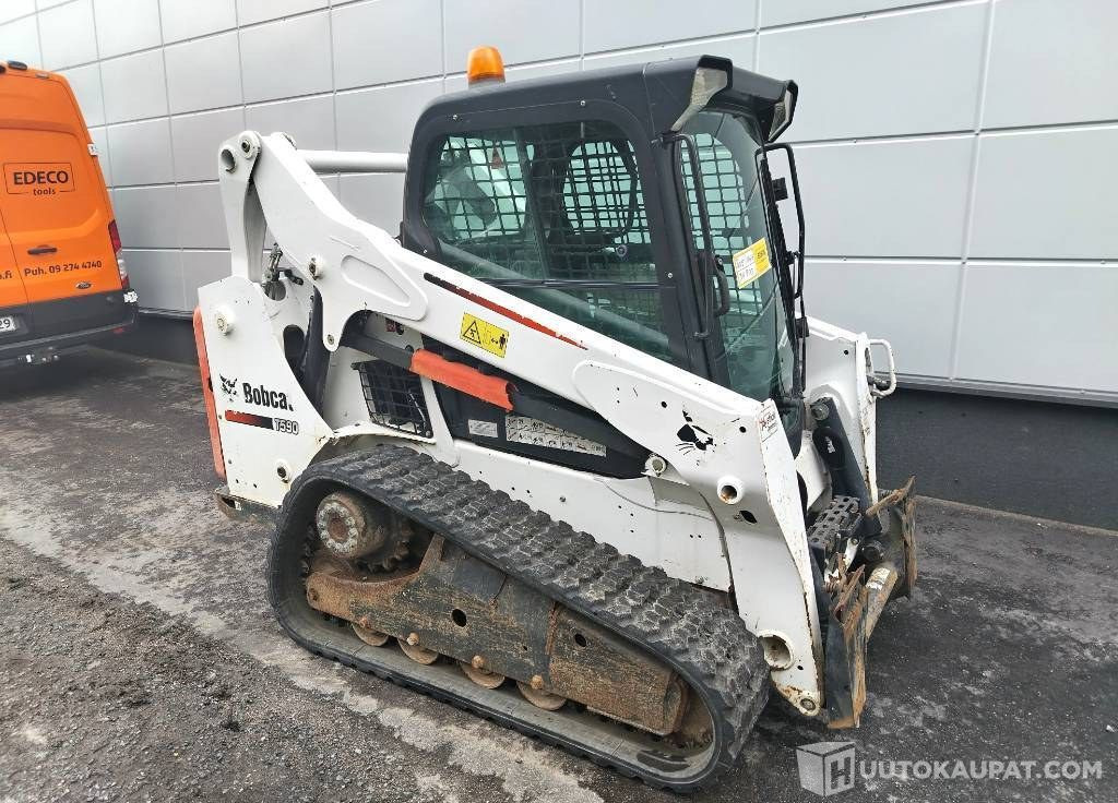 Bobcat T 590, 2015, 1 064 h Kuormaaja, Vantaa - Építőipari gépek: 5 kép. Bobcat T 590, 2015, 1 064 h Kuormaaja, Vantaa - Építőipari gépek: 5 kép.