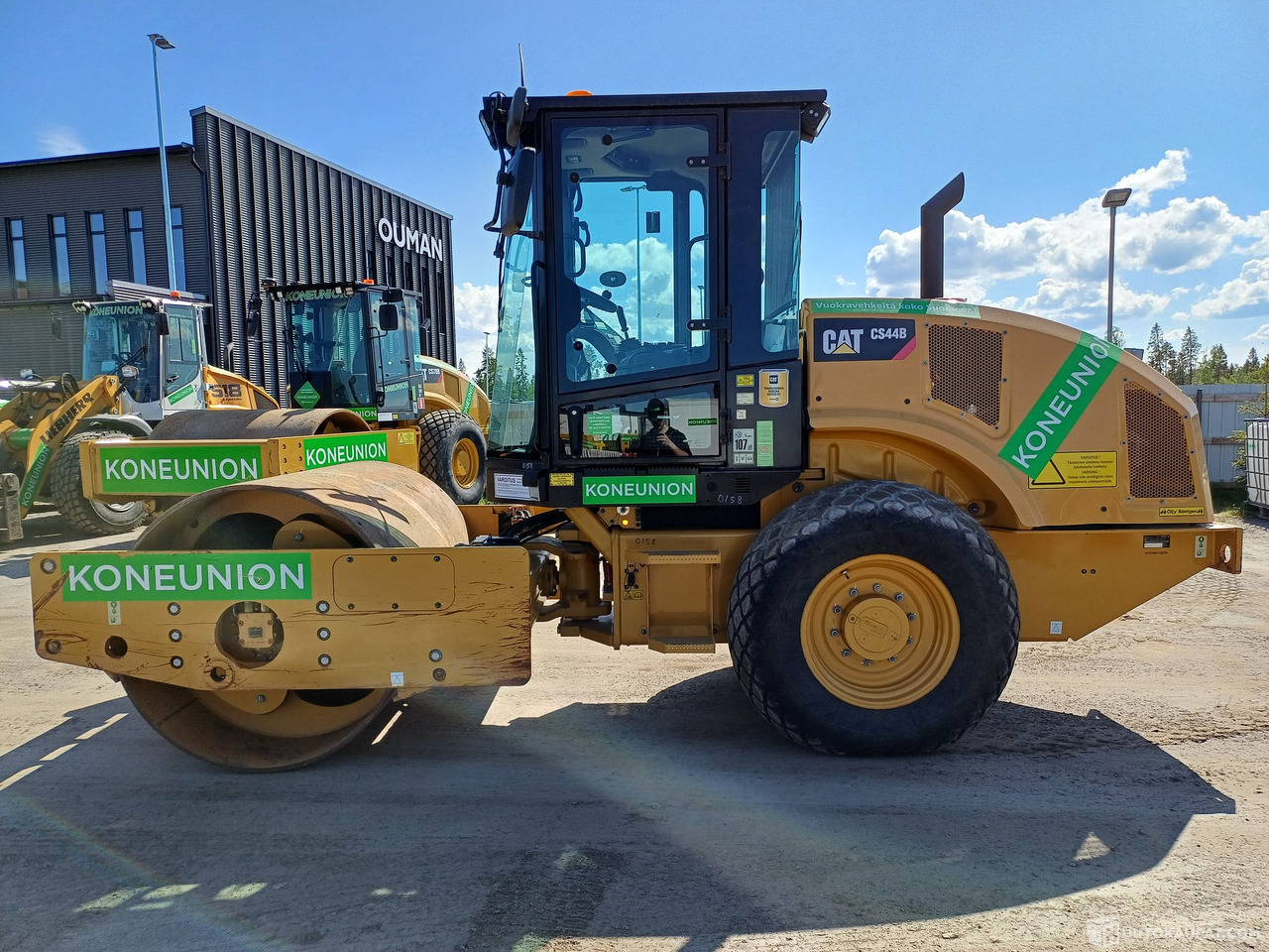 Cat CS44B (2018) valssijyrä, Helsinki - Építőipari gépek: 1 kép. Cat CS44B (2018) valssijyrä, Helsinki - Építőipari gépek: 1 kép.