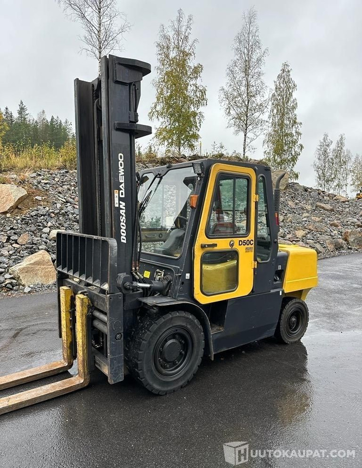 Doosan Daewoo D50-C2, 2007, 4 900 h dieseltrukki, Lempäälä - Építőipari gépek: 1 kép. Doosan Daewoo D50-C2, 2007, 4 900 h dieseltrukki, Lempäälä - Építőipari gépek: 1 kép.