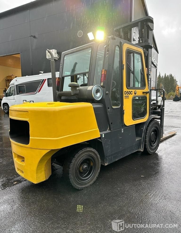 Doosan Daewoo D50-C2, 2007, 4 900 h dieseltrukki, Lempäälä - Építőipari gépek: 2 kép. Doosan Daewoo D50-C2, 2007, 4 900 h dieseltrukki, Lempäälä - Építőipari gépek: 2 kép.