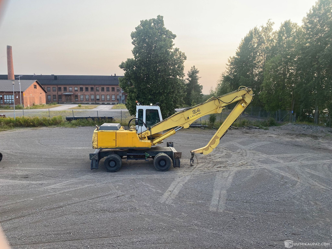 Liebherr 924, 2003, Hyvinkää - Építőipari gépek: 5 kép. Liebherr 924, 2003, Hyvinkää - Építőipari gépek: 5 kép.