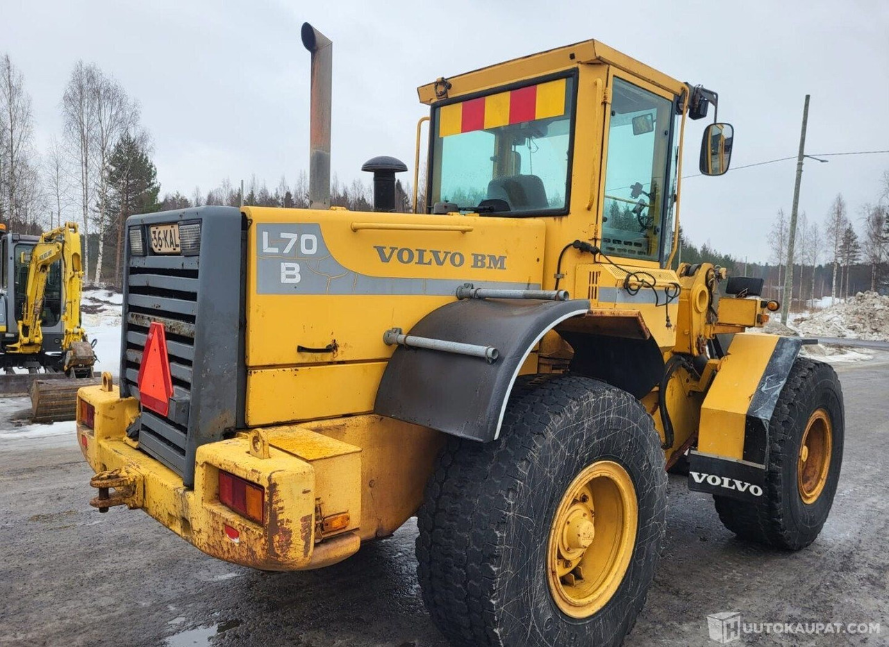 Volvo L70B, 1994, 5.5 l, Diesel, 45 327 h Pyöräkuormaaja, Virrat - Építőipari gépek: 4 kép. Volvo L70B, 1994, 5.5 l, Diesel, 45 327 h Pyöräkuormaaja, Virrat - Építőipari gépek: 4 kép.