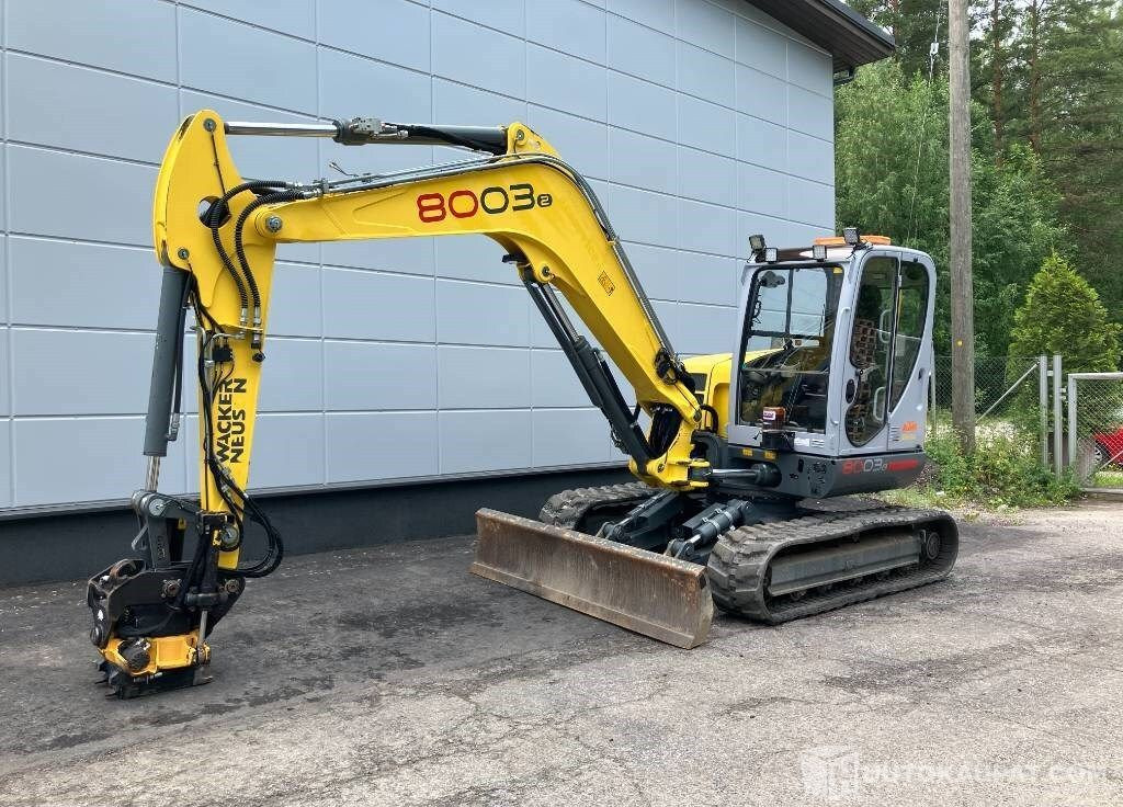 Wacker Neuson 8003-2, 2014, 5 260 h Kaivinkone, Vantaa - Építőipari gépek: 2 kép. Wacker Neuson 8003-2, 2014, 5 260 h Kaivinkone, Vantaa - Építőipari gépek: 2 kép.