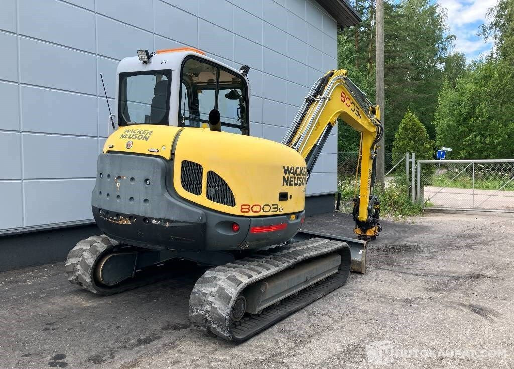 Wacker Neuson 8003-2, 2014, 5 260 h Kaivinkone, Vantaa - Építőipari gépek: 5 kép. Wacker Neuson 8003-2, 2014, 5 260 h Kaivinkone, Vantaa - Építőipari gépek: 5 kép.
