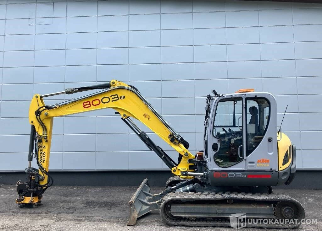 Wacker Neuson 8003-2, 2014, 5 260 h Kaivinkone, Vantaa - Építőipari gépek: 1 kép. Wacker Neuson 8003-2, 2014, 5 260 h Kaivinkone, Vantaa - Építőipari gépek: 1 kép.