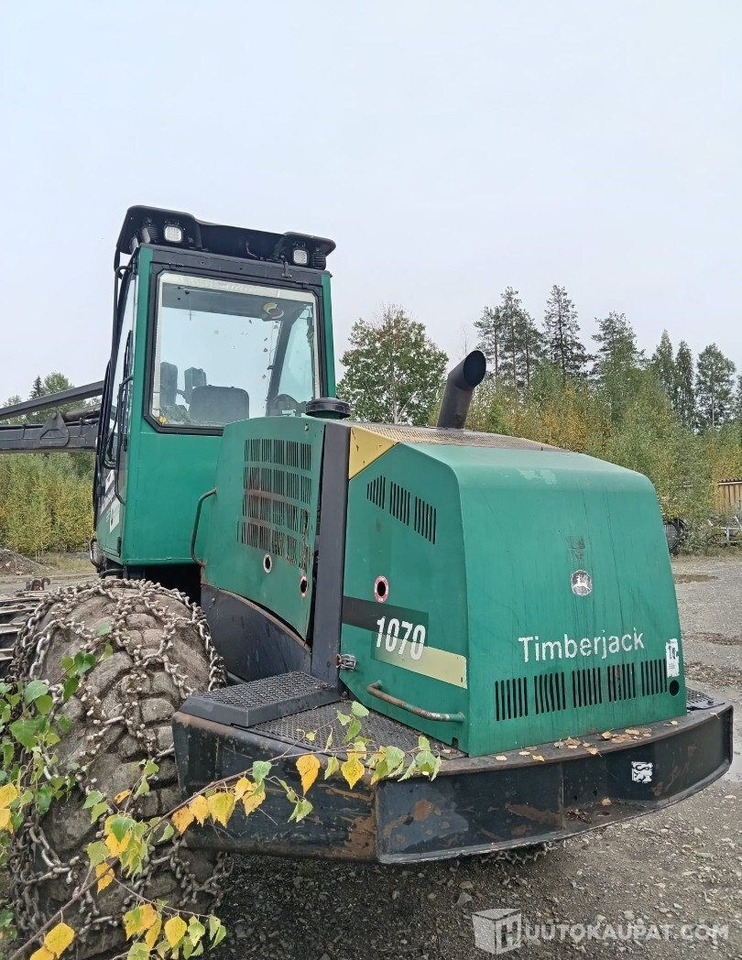 Timberjack 1070 A, 2002, Diesel, 39 800 h Harvesteri, Leppävirta - Erdészeti gép: 4 kép. Timberjack 1070 A, 2002, Diesel, 39 800 h Harvesteri, Leppävirta - Erdészeti gép: 4 kép.