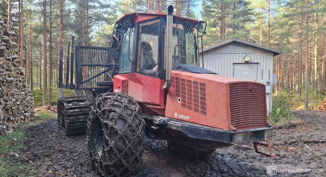 Valmet 840.2, 2005, Diesel, 21 400 h Metsäkone, Leppävirta - Erdészeti gép: 1 kép. Valmet 840.2, 2005, Diesel, 21 400 h Metsäkone, Leppävirta - Erdészeti gép: 1 kép.