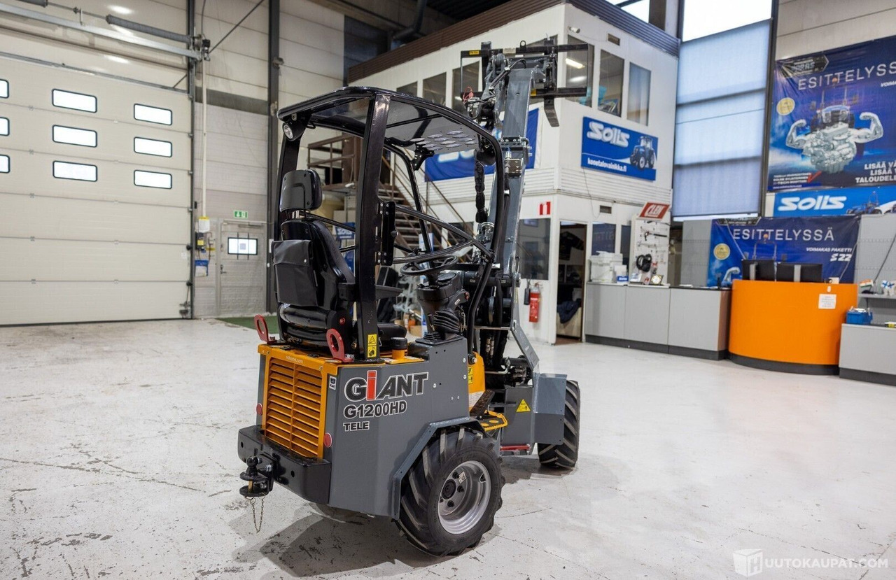 Giant G1200 Telekuormaaja, 0.9 l, Diesel, 5 h, Helsinki - Teleszkópos homlokrakodó: 4 kép. Giant G1200 Telekuormaaja, 0.9 l, Diesel, 5 h, Helsinki - Teleszkópos homlokrakodó: 4 kép.