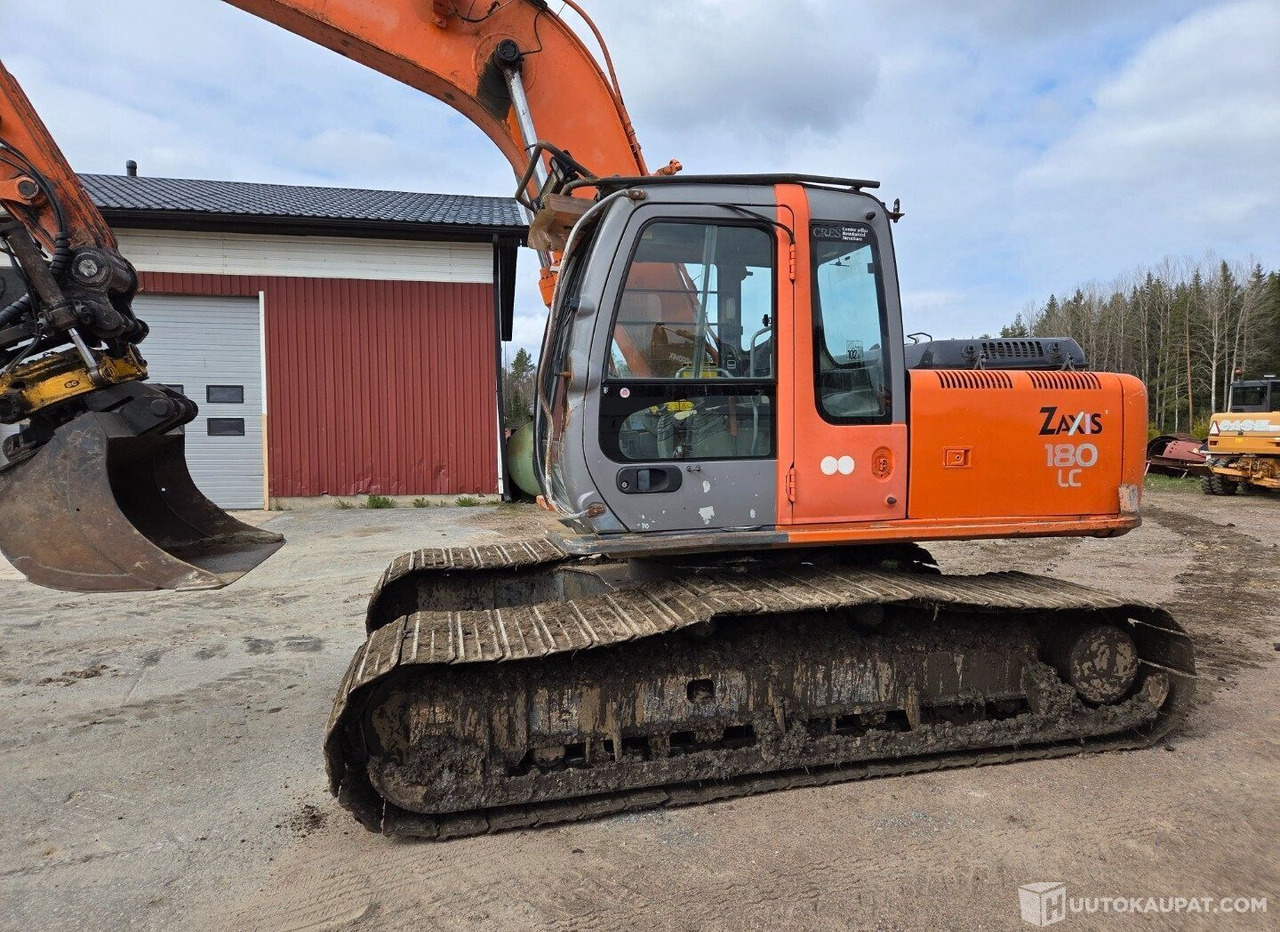 Hitachi ZX180 LC, 2004, Diesel, 13 755 h, Honkajoki - Lánctalpas kotró: 2 kép. Hitachi ZX180 LC, 2004, Diesel, 13 755 h, Honkajoki - Lánctalpas kotró: 2 kép.