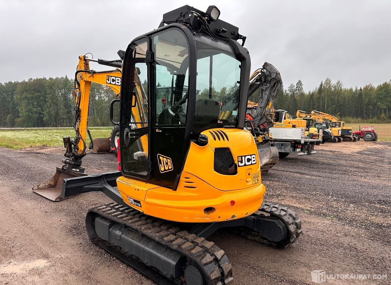 JCB 8035 ZTS, 2017, telakaivinkone pyörittäjällä, 3 755 h, Lahti - Minikotró: 4 kép. JCB 8035 ZTS, 2017, telakaivinkone pyörittäjällä, 3 755 h, Lahti - Minikotró: 4 kép.