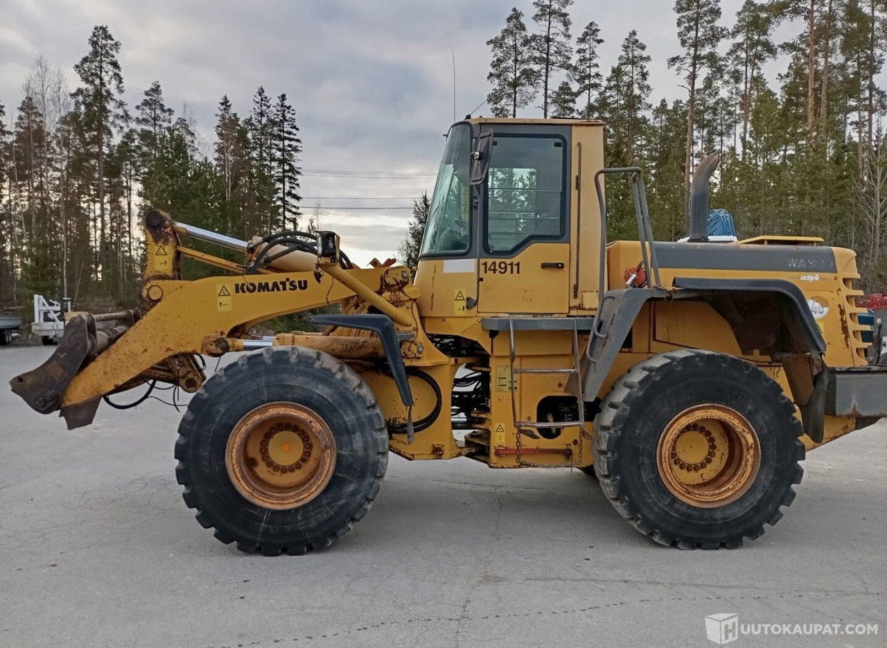 Komatsu WA 380-3H, 1999, Diesel, 15 880 h Pyöräkuormaaja, Leppävirta - Gumikerekes homlokrakodó: 1 kép. Komatsu WA 380-3H, 1999, Diesel, 15 880 h Pyöräkuormaaja, Leppävirta - Gumikerekes homlokrakodó: 1 kép.