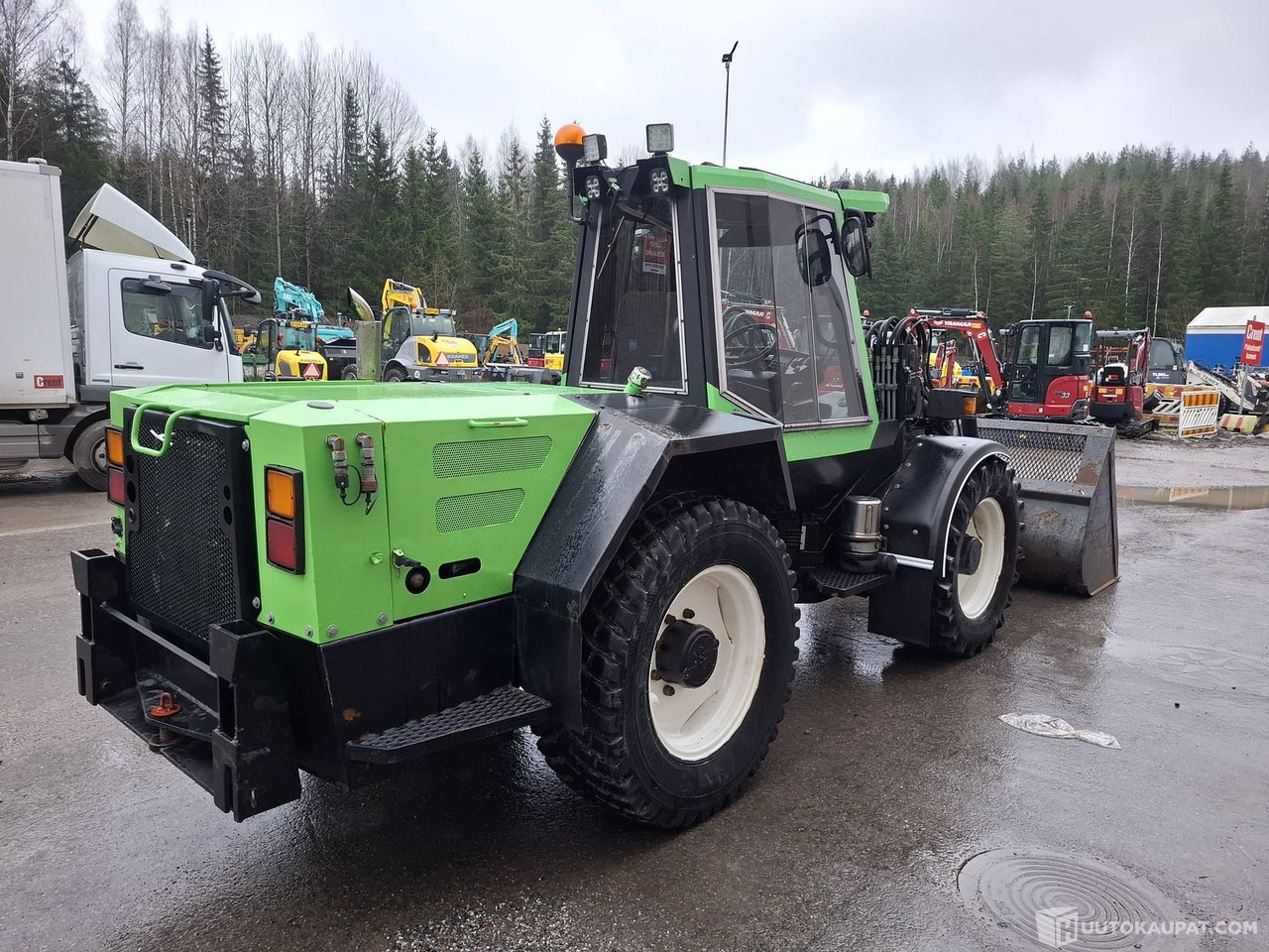 LM TRAC, 680, Kiinteistönhoitokone, Sis alv 25,5%, Nurmijärvi - Gumikerekes homlokrakodó: 3 kép. LM TRAC, 680, Kiinteistönhoitokone, Sis alv 25,5%, Nurmijärvi - Gumikerekes homlokrakodó: 3 kép.