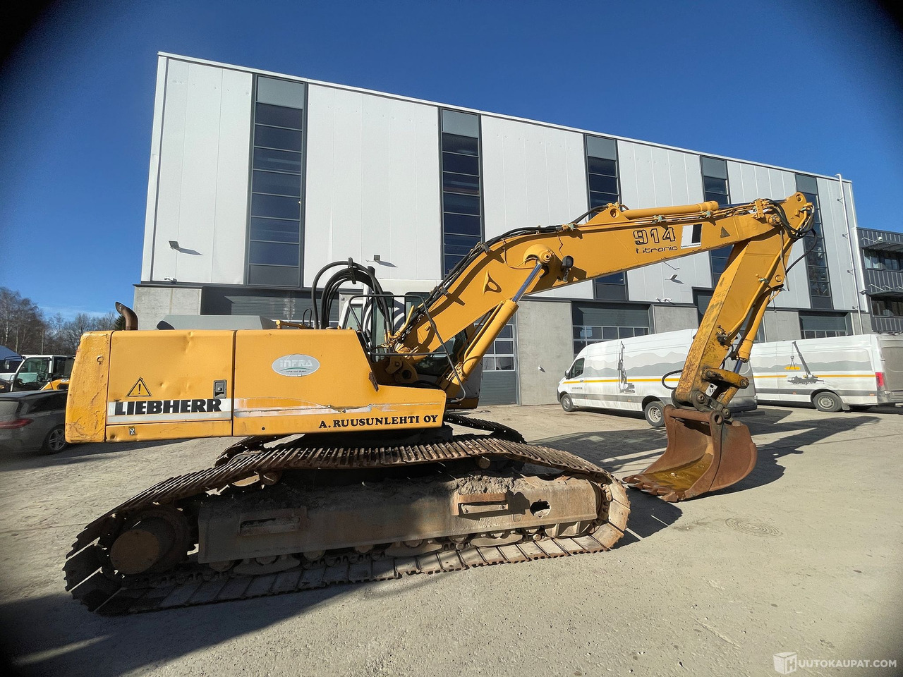 Liebherr R 914 Kaivinkone, Tuusula - Lánctalpas kotró: 4 kép. Liebherr R 914 Kaivinkone, Tuusula - Lánctalpas kotró: 4 kép.