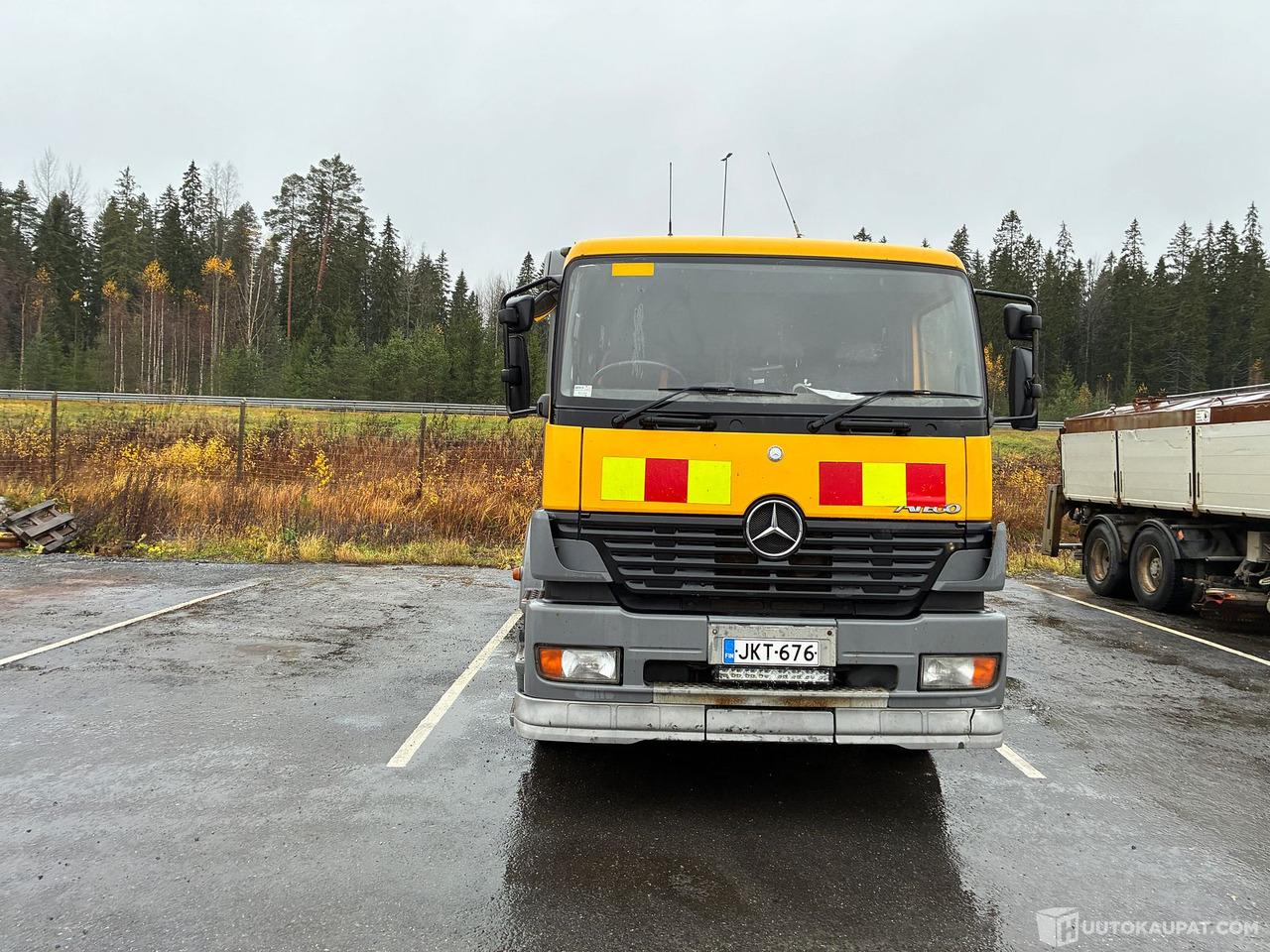 Mercedes-Benz Atego, 2003, Ylöjärvi - Platós teherautó: 3 kép. Mercedes-Benz Atego, 2003, Ylöjärvi - Platós teherautó: 3 kép.