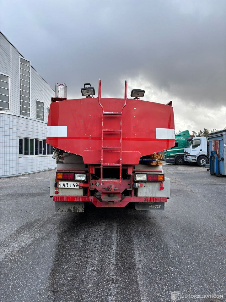 Sisu säiliöauto, 1983, Vantaa - Tartályos teherautó, Tűzoltóautó: 5 kép. Sisu säiliöauto, 1983, Vantaa - Tartályos teherautó, Tűzoltóautó: 5 kép.