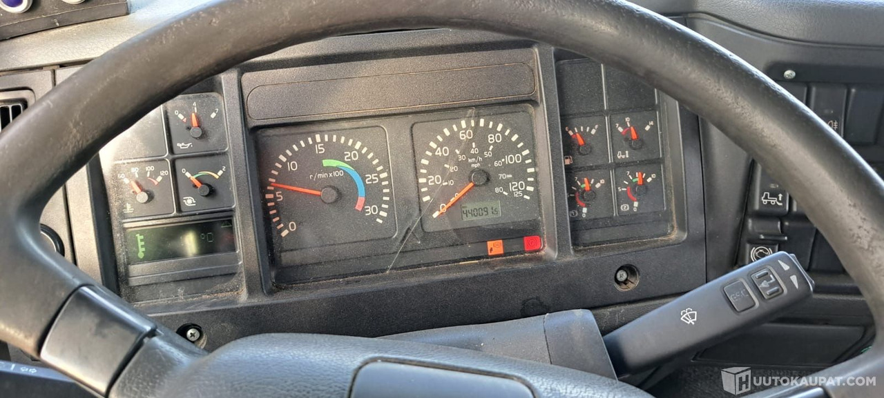 Volvo FL 220, 2000 Umpikorinen kuorma-auto, Kruunupyy - Teherautó: 4 kép. Volvo FL 220, 2000 Umpikorinen kuorma-auto, Kruunupyy - Teherautó: 4 kép.