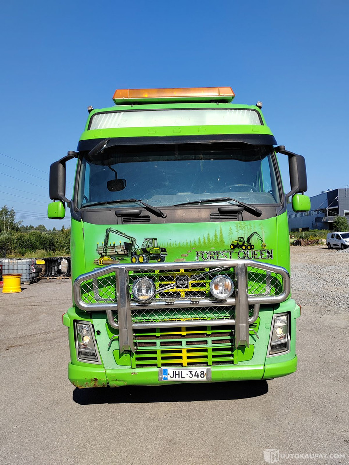 Volvo FH 64 R 13, 2008, Hämeenlinna - Platós teherautó: 2 kép. Volvo FH 64 R 13, 2008, Hämeenlinna - Platós teherautó: 2 kép.